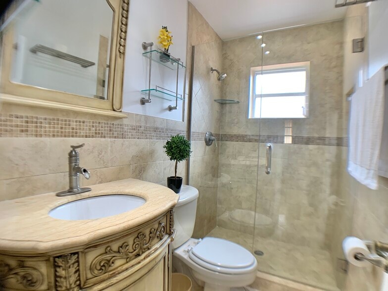 Bathroom - 6411 W 22nd Ct