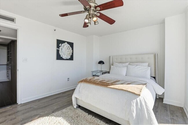 Building Photo - 2870 Pharr Ct S Northwest