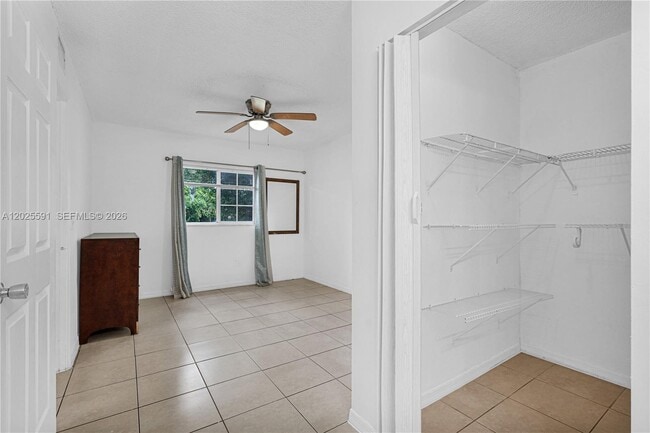 Building Photo - 3680 N 56th Ave