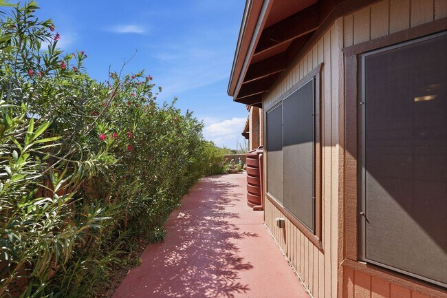 Building Photo - Pending/ Rented - Refined Desert Living in the Catalina Foothills