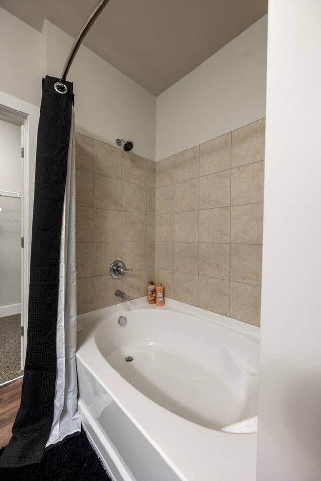 Building Photo - 7630 Solana Dr