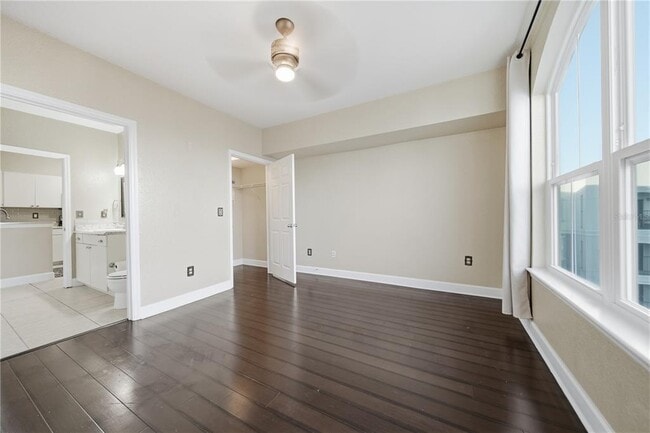 Building Photo - 204 E South St