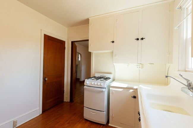 Building Photo - 2 Bed, 1 Bath Rancher in Martinsburg, WV