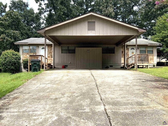 Primary Photo - 405 Westcliff Cir