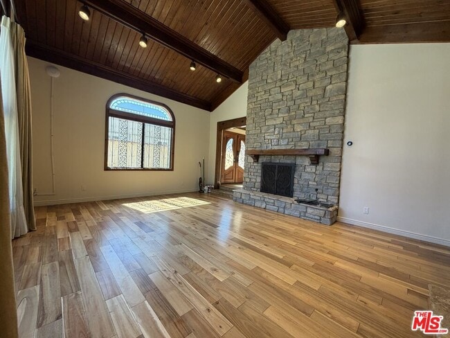 Building Photo - 12841 Landale St