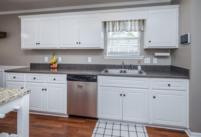 Building Photo - 50 Murrah Rd Ext