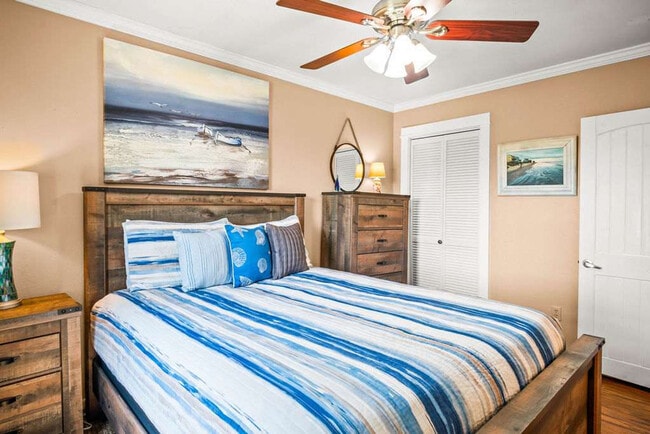 Building Photo - 165 Beach View