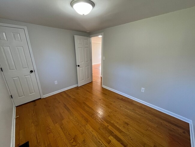 Building Photo - **REMODELED 2-BEDROOM HOME w/ CARPORT IN B...