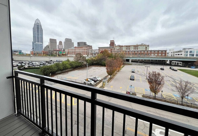 Building Photo - 228 Pike St