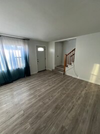 Building Photo - 1322 W 110th St