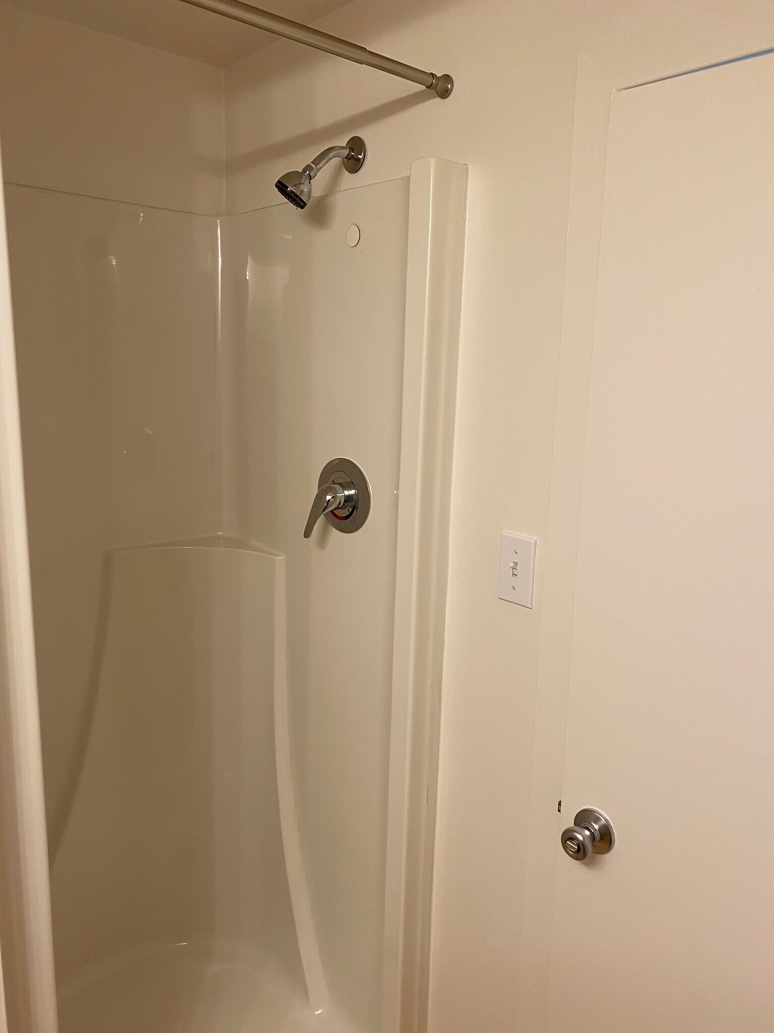 Building Photo - 114 S 6th St