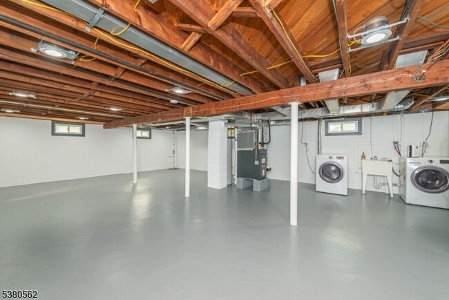 Building Photo - 41 Dowling Pkwy