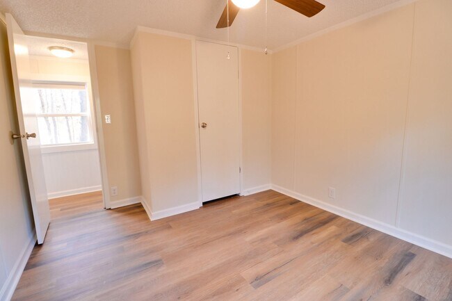 Building Photo - 1022 Bridgetown Ct