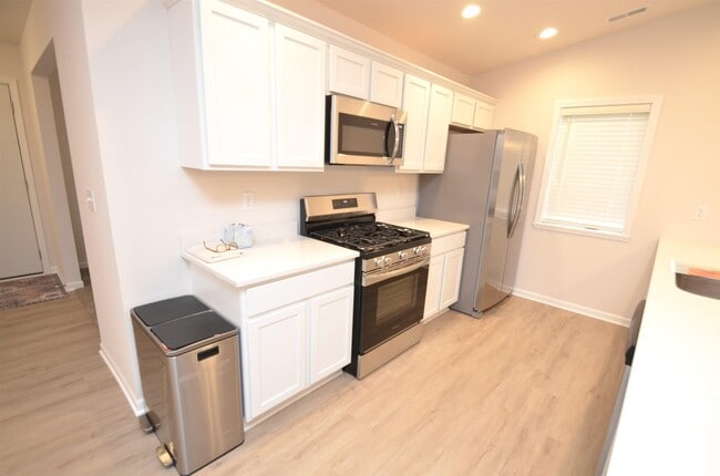 Building Photo - 4483 Squaw Vly Dr