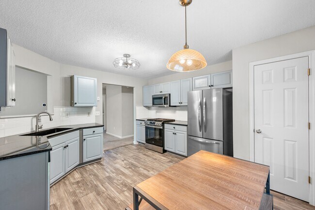 Building Photo - 110 Bellington Dr