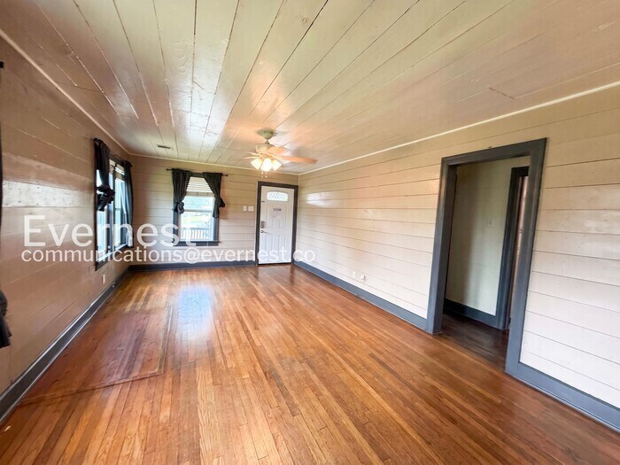 Building Photo - 106 Co Rd 425