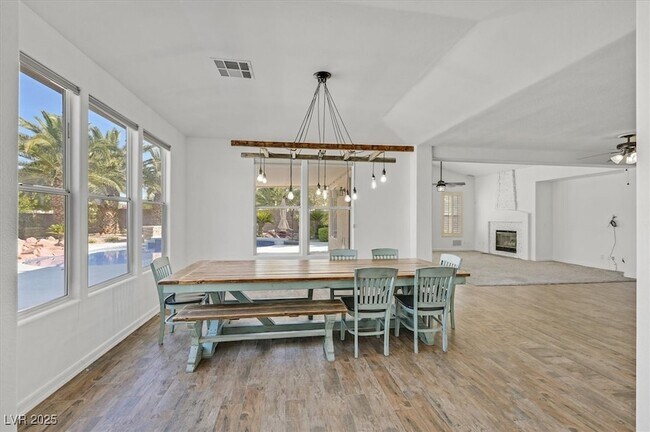 Building Photo - 7221 Sandy Plains Ave