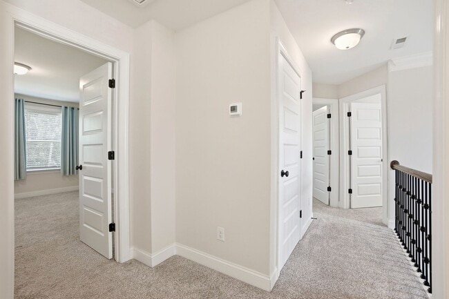 Building Photo - Stunning Home with Main-Level Bedroom, Gourmet Kitchen