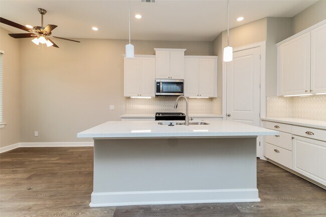 Building Photo - 5107 Royal Heath Dr