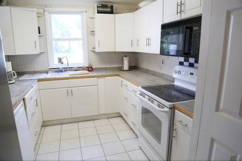 Building Photo - 1490 Creekwood Rd