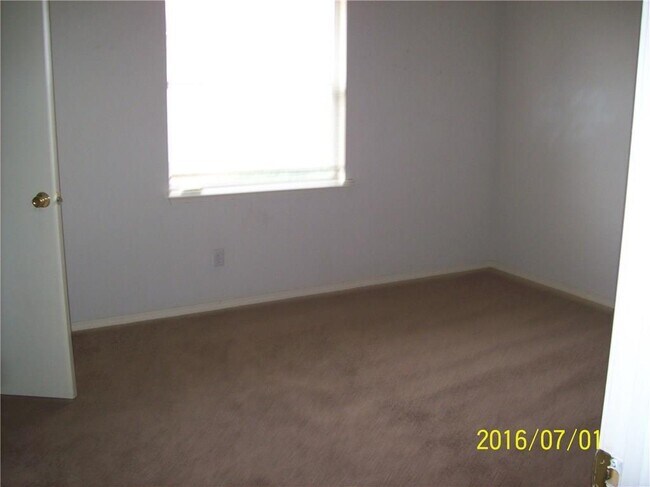 Building Photo - 11793 Corona Crest Ave