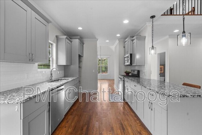 Building Photo - 8229 Pierpoint Dr