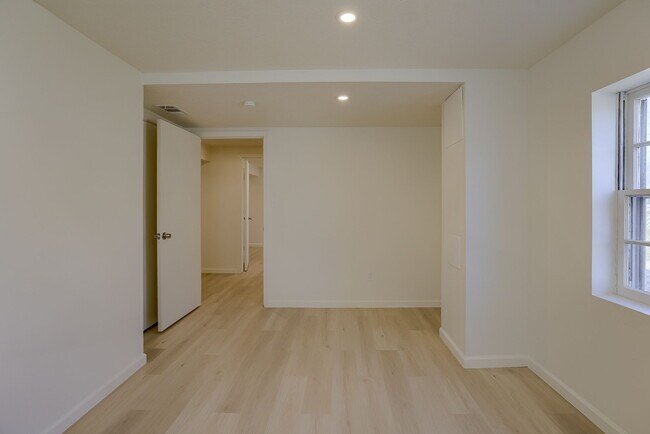 Building Photo - 4623 N 55th St