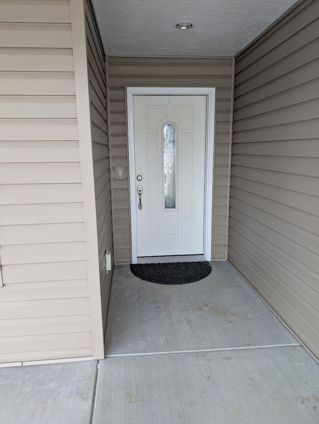 Building Photo - Gorgeous 3 Bed 2 Bath Clarkston Townhouse ...