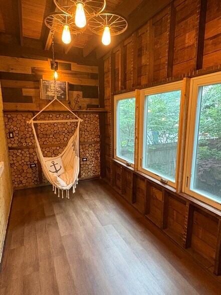 Enclosed back porch - 3041 W Leland Ave