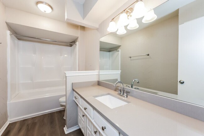 Building Photo - 1134 Madlynne Dr