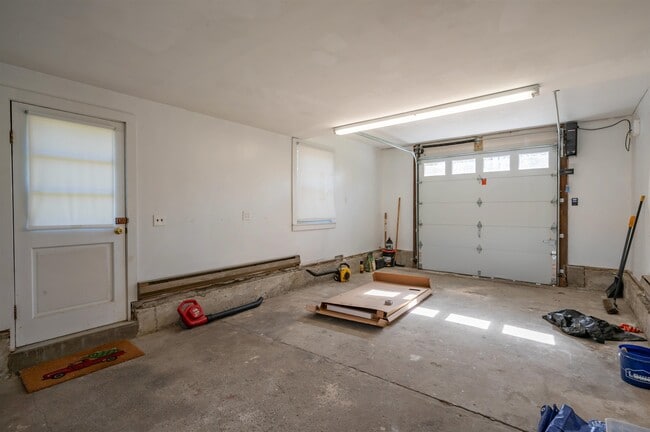 Building Photo - 12 Pound Rd