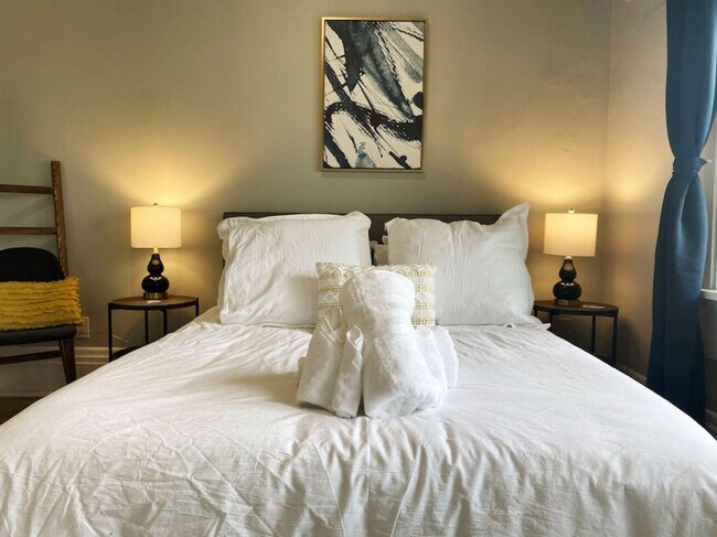 Building Photo - 1245 Martin Dr