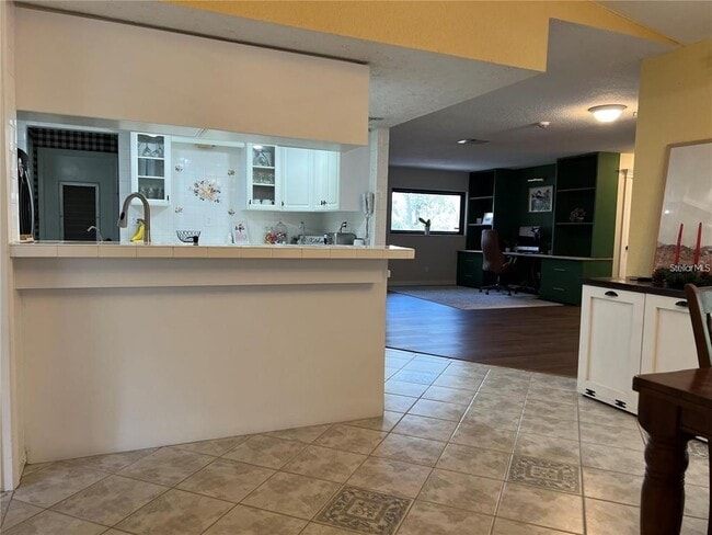 Building Photo - 8748 Forest Lake Dr