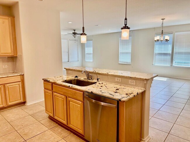 Building Photo - 413 Hunters Hill Dr