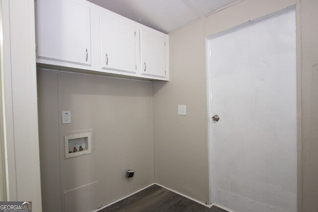 Building Photo - 340 Towler St