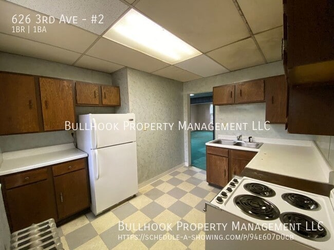 Building Photo - 626 3rd Ave