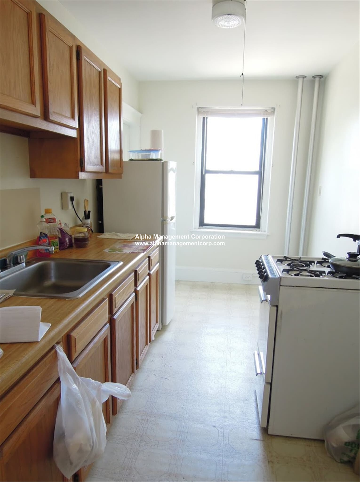 Building Photo - 349 Pleasant St