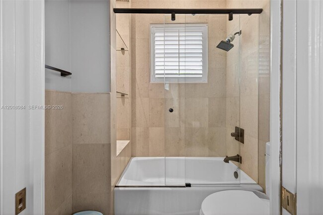 Building Photo - 2538 Montclaire Ct