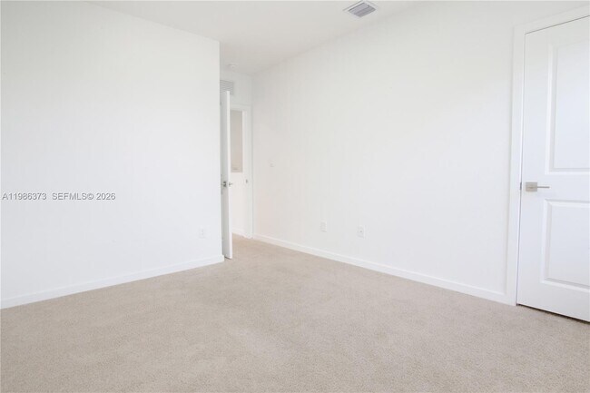 Building Photo - 846 SE 19th St