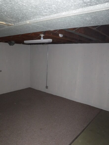 Building Photo - 1803 Lion Rd