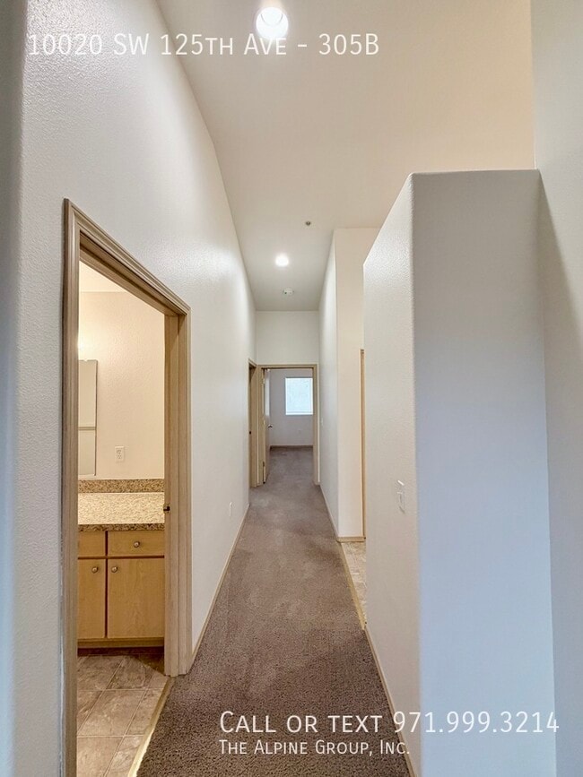 Building Photo - 10020 SW 125th Ave