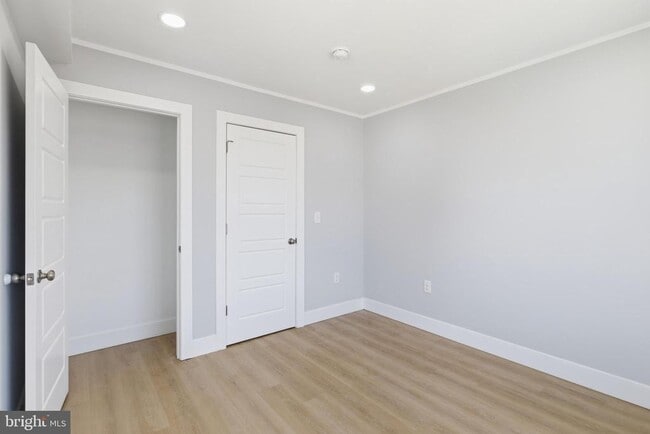 Building Photo - 1511 W Flora St