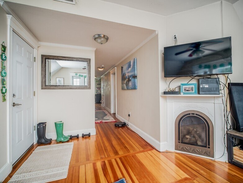 Building Photo - 777 Columbia Rd