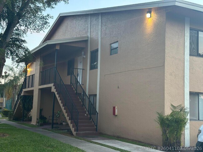 Building Photo - 6031 10th Ave N