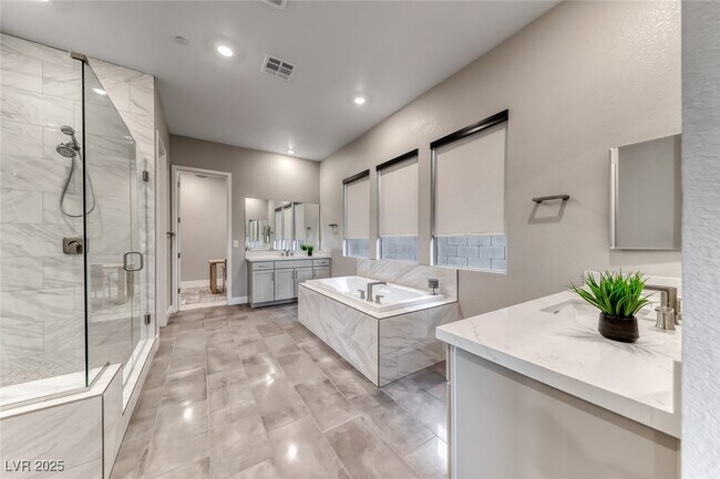 Building Photo - 375 Portus Delphini Ct