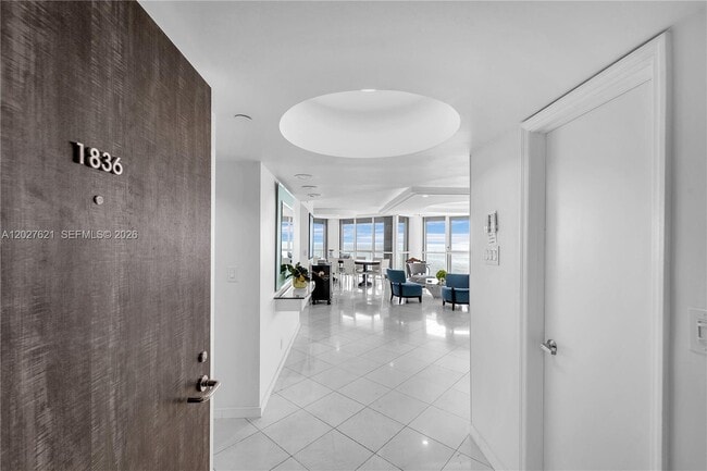 Building Photo - 16485 Collins Ave