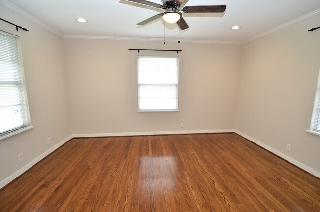 Building Photo - 4009 Nenana Dr