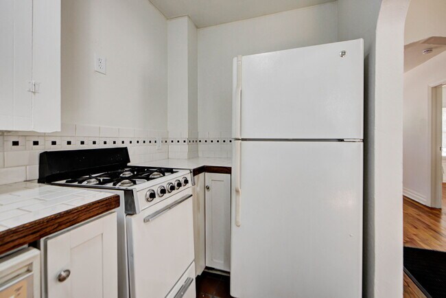Building Photo - 1132 W Eufaula St