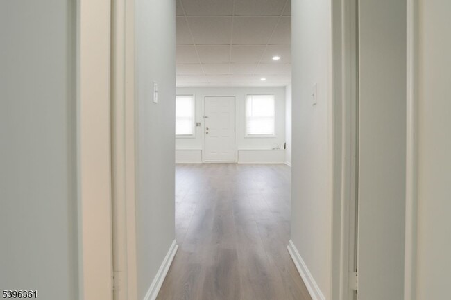 Building Photo - 126 Main St