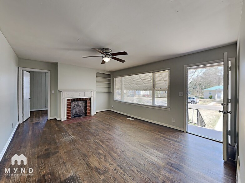 Building Photo - 924 Parkway Dr